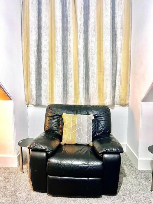 Crown House Two Bedroom Apartment Aberdeen Zewnętrze zdjęcie