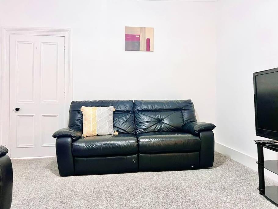 Crown House Two Bedroom Apartment Aberdeen Zewnętrze zdjęcie